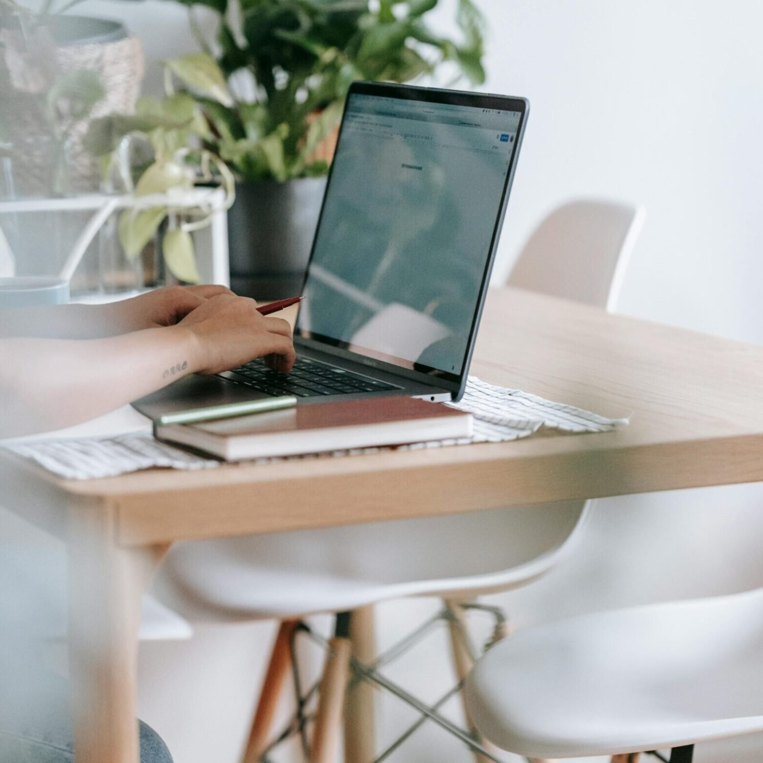 pexels-teona-swift-6913825